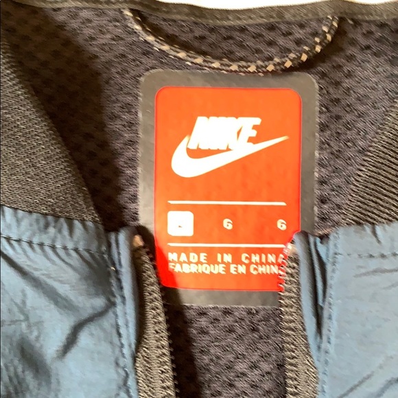 Nike Windbreaker - Picture 2 of 6